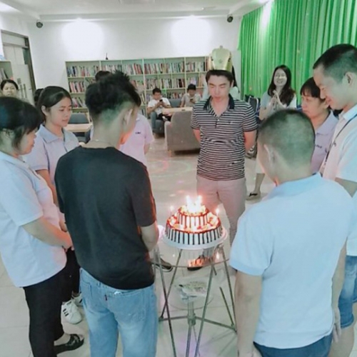 月博每个月的生日聚会